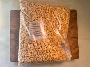 Мясные снеки: Арахис со вкусом сыра с чесноком