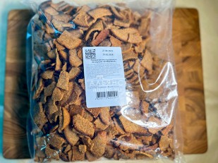 Мясные снеки: Гренки черные со вкусом буженины