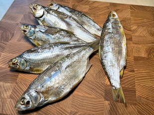 Мясо (АЛЬЯНС) вяленое свинина с халапеньо (50 гр): Тарань вяленая (Азовская)