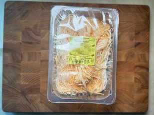 Лаваш со вкусом холодца и хрена: Сыр Чечил паутинка (краб)  500 гр.