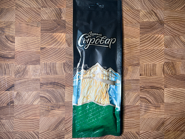 Сыр 60 гр ГОРНЫЙ СЫРОВАР (Паутинка копчёная) в Ноябрьске